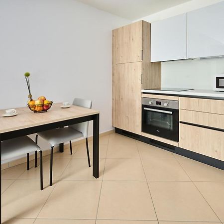 אומאג Supreme Studio Apartment Bijoux מראה חיצוני תמונה