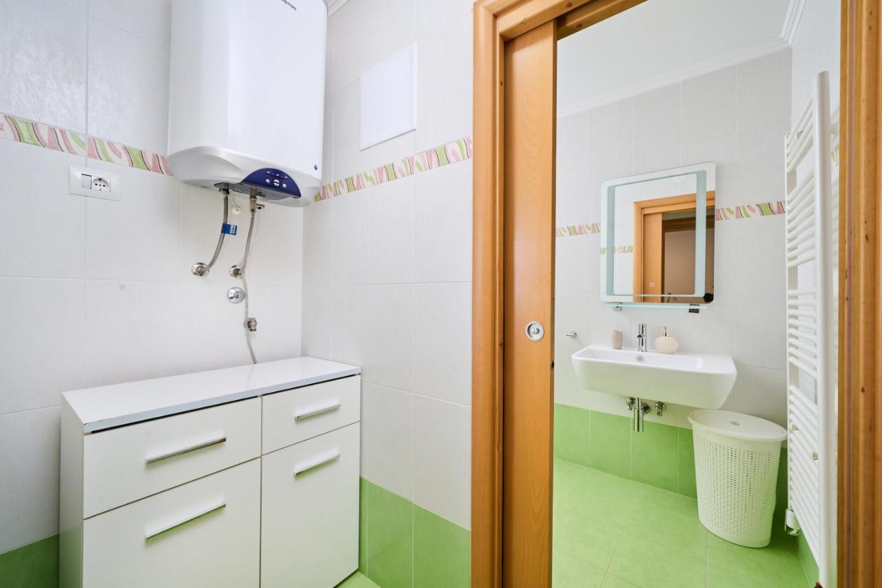 אומאג Supreme Studio Apartment Bijoux מראה חיצוני תמונה