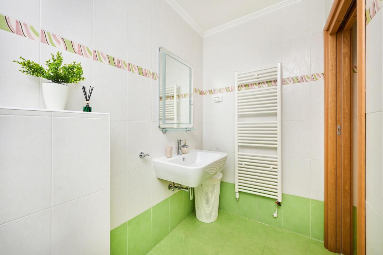 אומאג Supreme Studio Apartment Bijoux מראה חיצוני תמונה